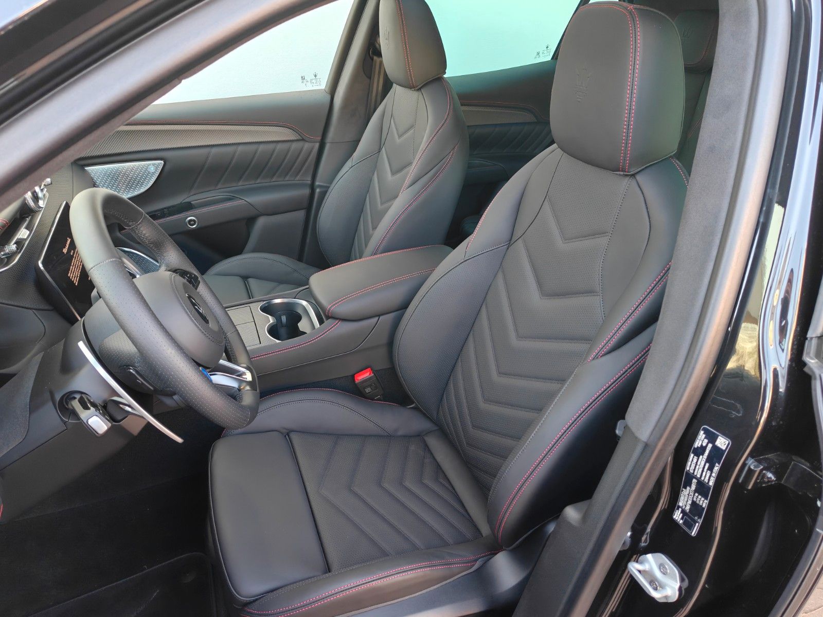 Fahrzeugabbildung Maserati Grecale 3.0 V6 Trofeo Auto 4WD