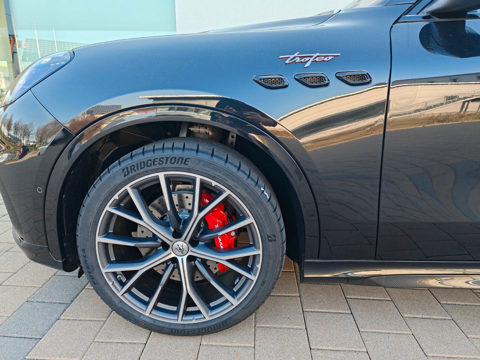 Fahrzeugabbildung Maserati Grecale 3.0 V6 Trofeo Auto 4WD