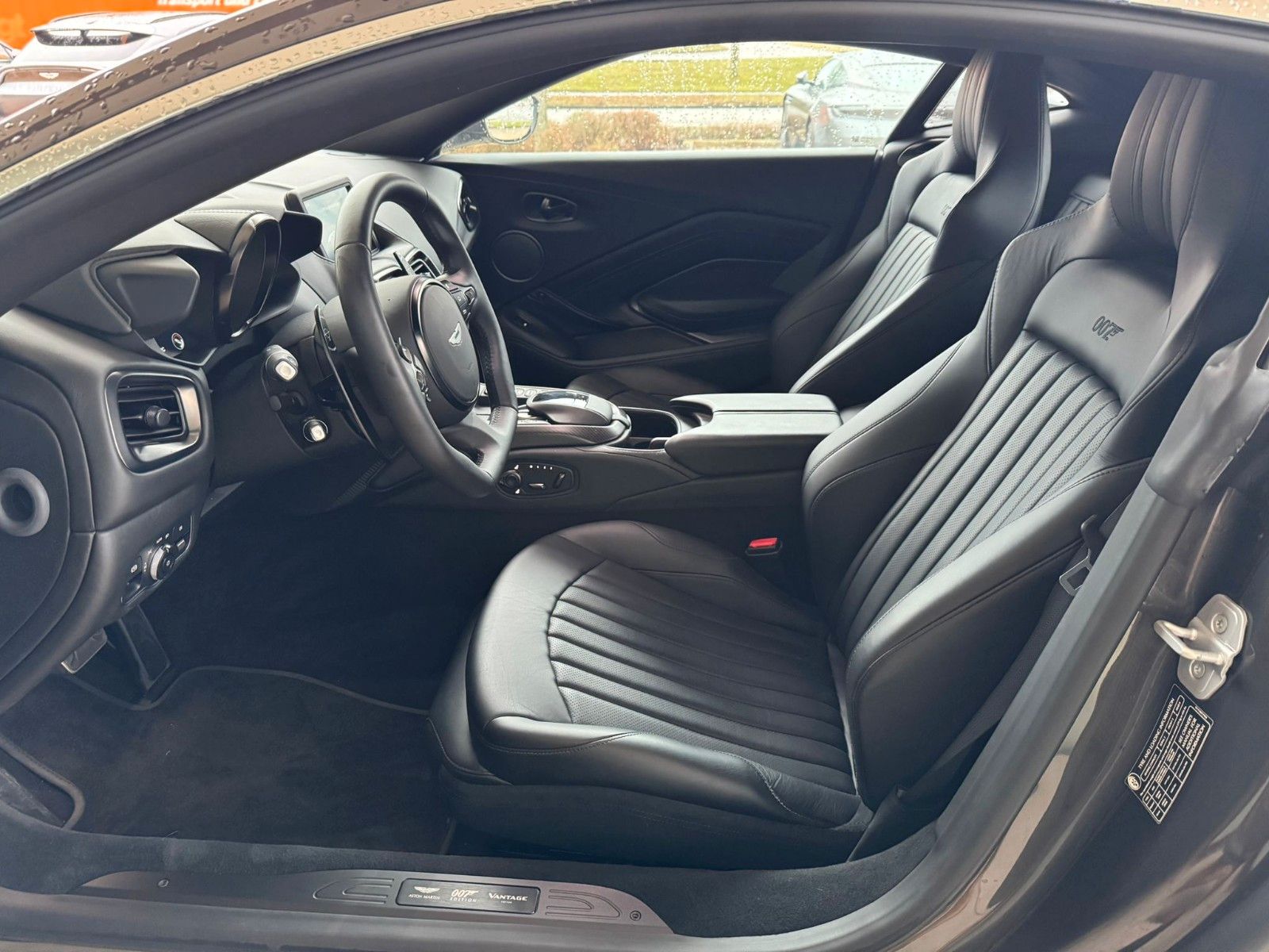 Fahrzeugabbildung Aston Martin V8 Vantage 007 Edition *Aston Martin Memmingen*