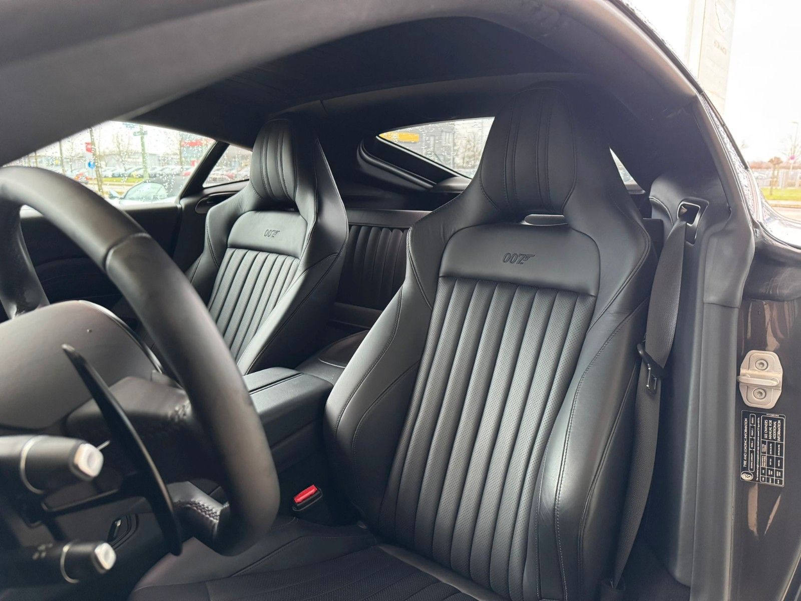 Fahrzeugabbildung Aston Martin V8 Vantage 007 Edition *Aston Martin Memmingen*