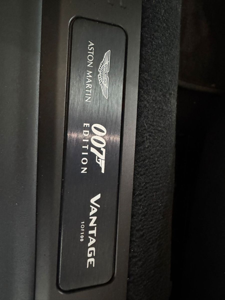 Fahrzeugabbildung Aston Martin V8 Vantage 007 Edition *Aston Martin Memmingen*