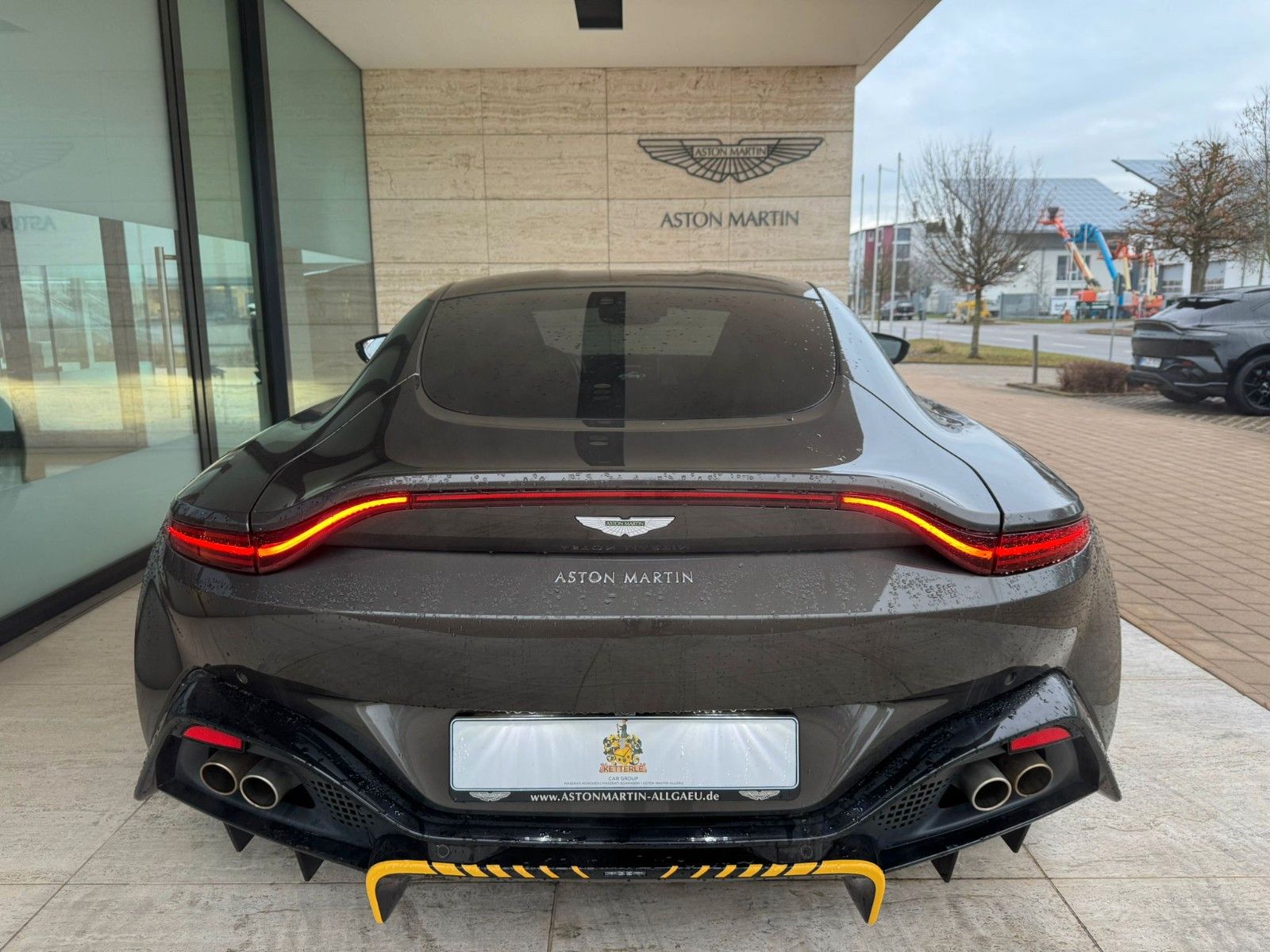 Fahrzeugabbildung Aston Martin V8 Vantage 007 Edition *Aston Martin Memmingen*