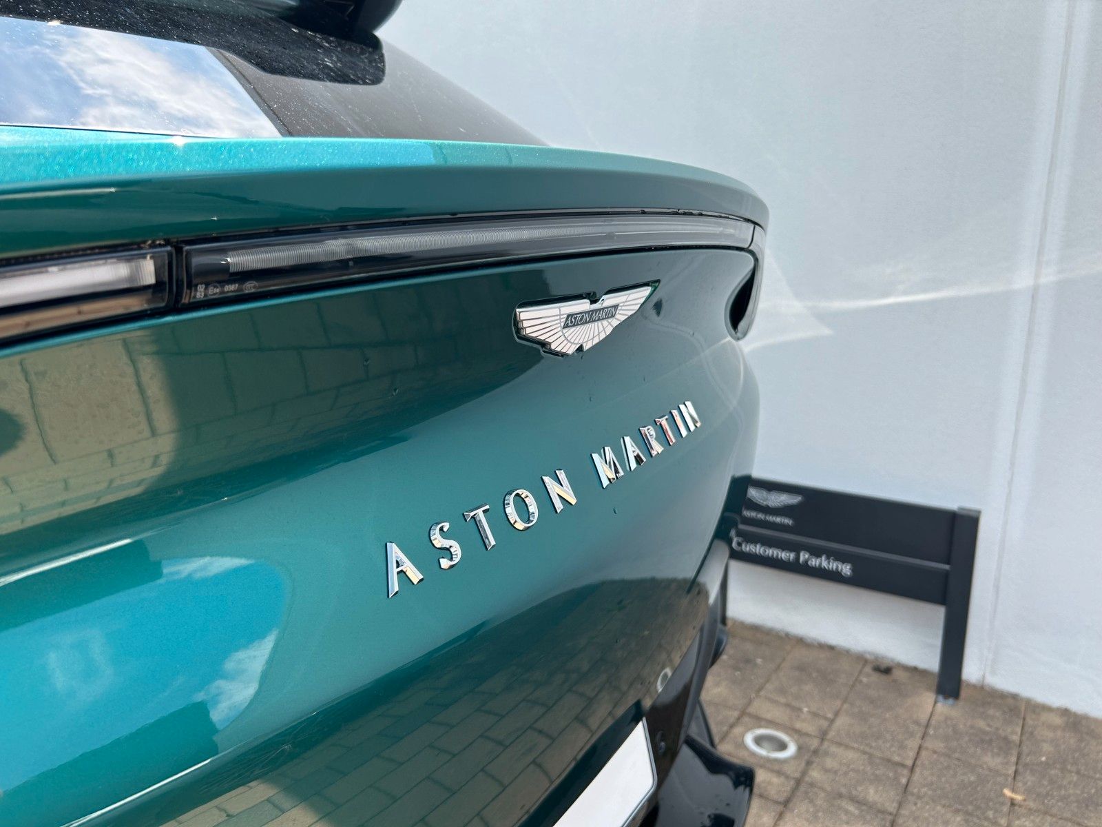 Fahrzeugabbildung Aston Martin DBX707 - Aston Martin Memmingen