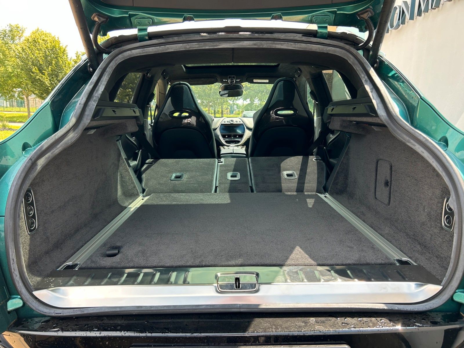 Fahrzeugabbildung Aston Martin DBX707 - Aston Martin Memmingen