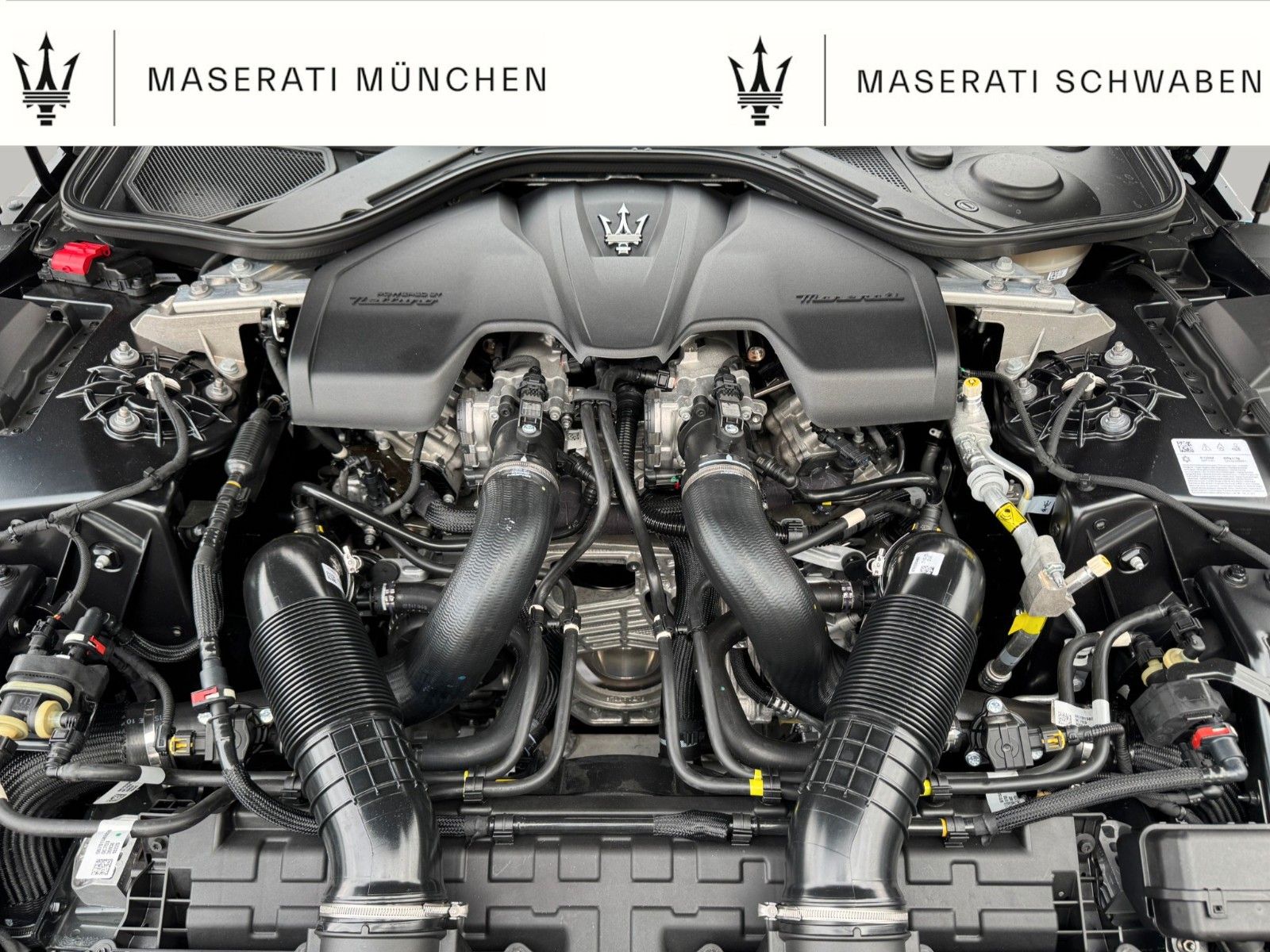 Fahrzeugabbildung Maserati GranCabrio Modena/ Aktionspaket April*