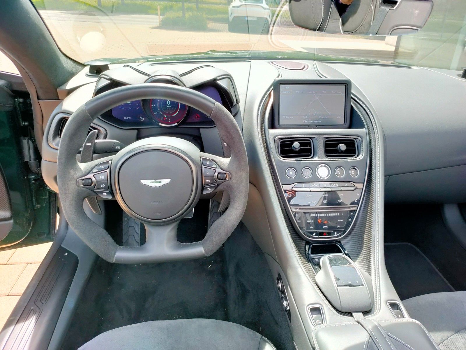 Fahrzeugabbildung Aston Martin DBS 5.2 V12 Volante