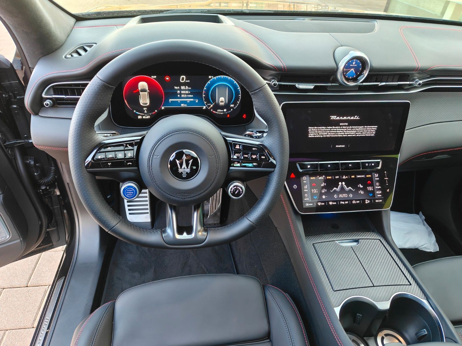 Fahrzeugabbildung Maserati Grecale 3.0 V6 Trofeo/ TOP-Ausstattung