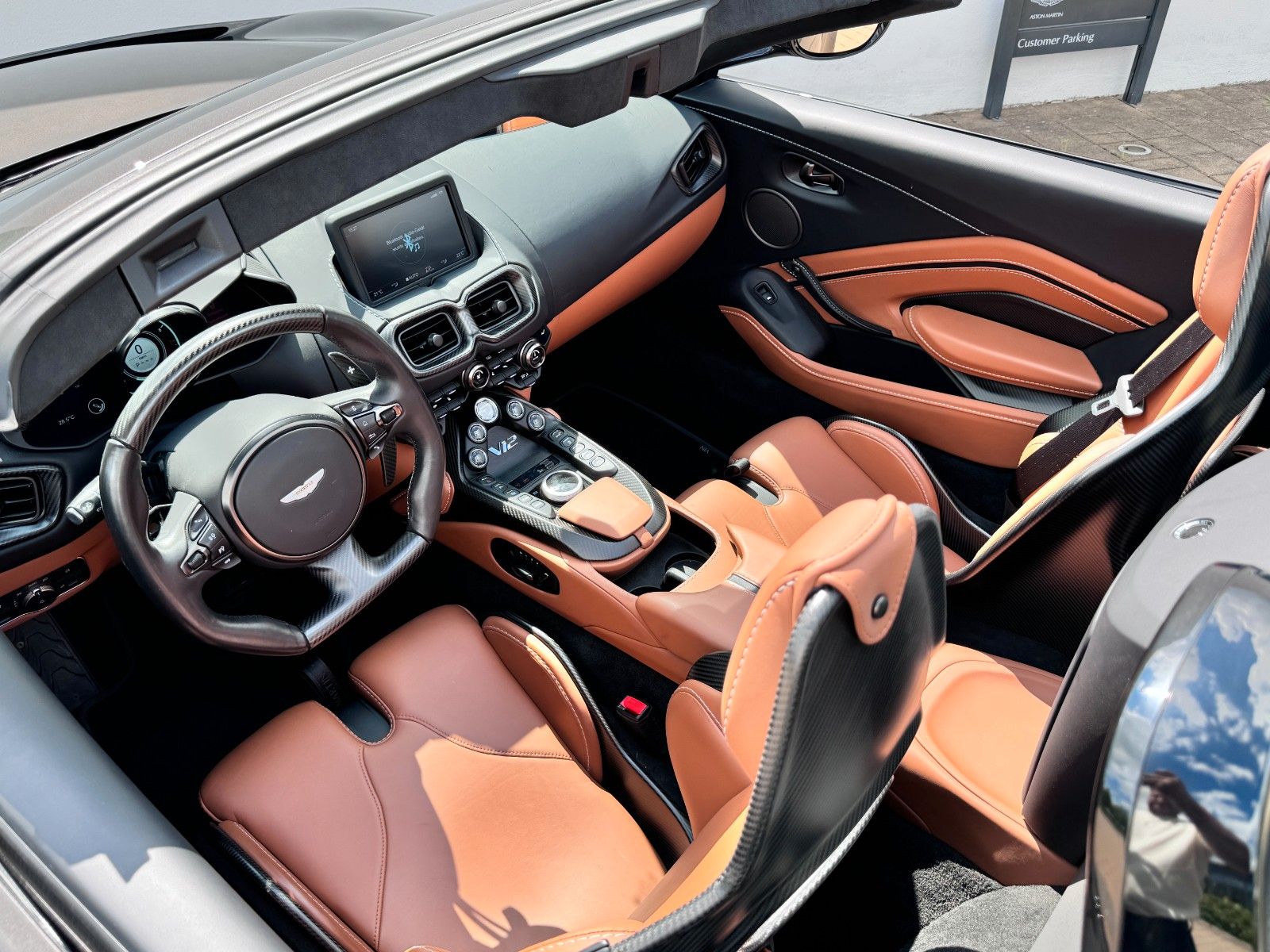 Fahrzeugabbildung Aston Martin V12 Vantage /Q -Options/ 118 of 249 limited