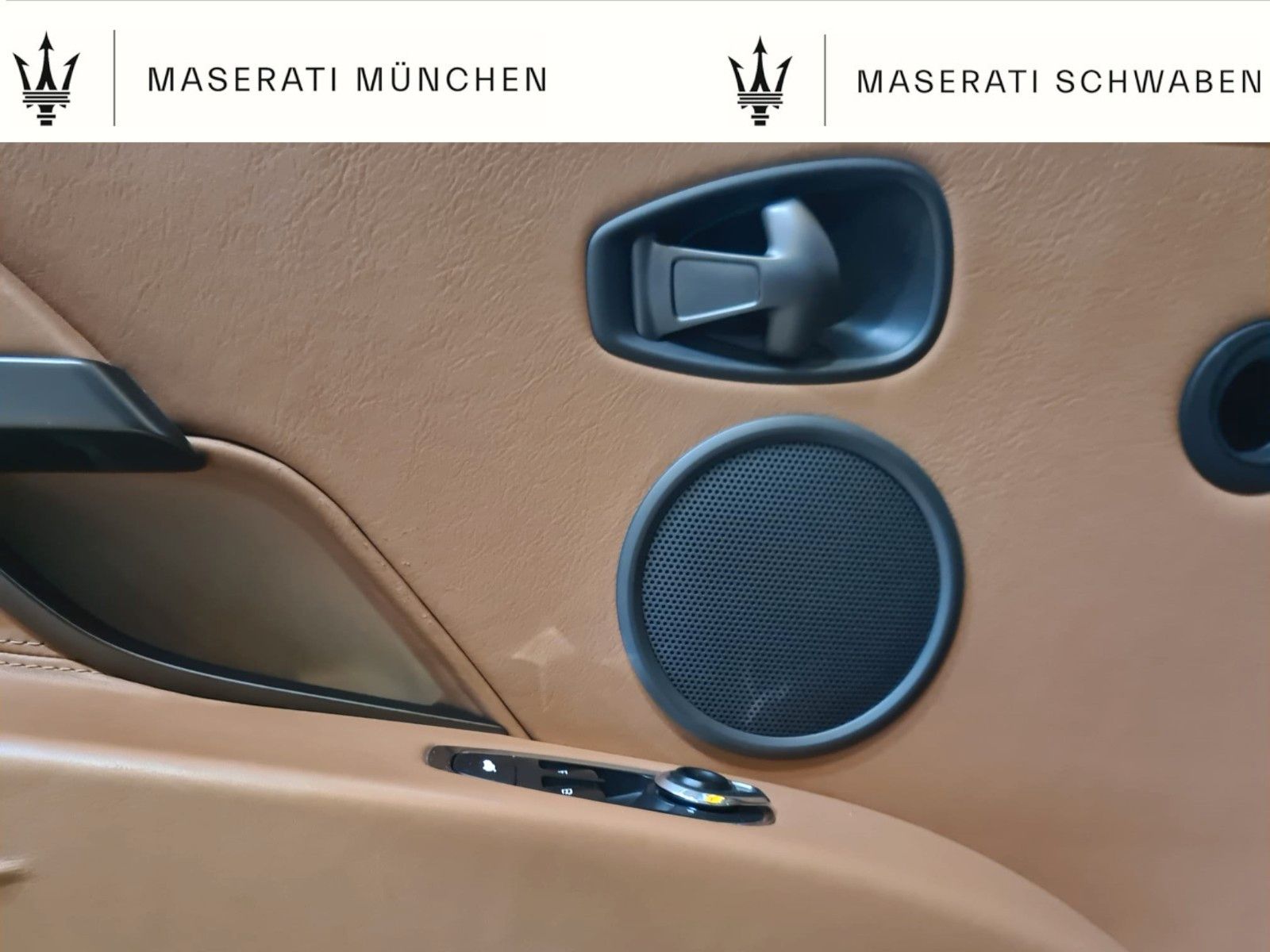 Fahrzeugabbildung Aston Martin DB11 Volante/BRD-Fahrzeug/ Scheckheft