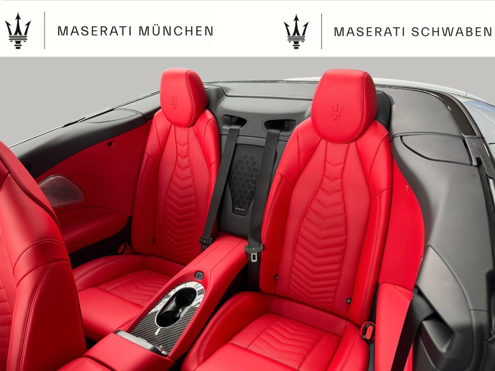 Fahrzeugabbildung Maserati GranCabrio Modena/ MY26/ Wartung inkl/ Kofferset
