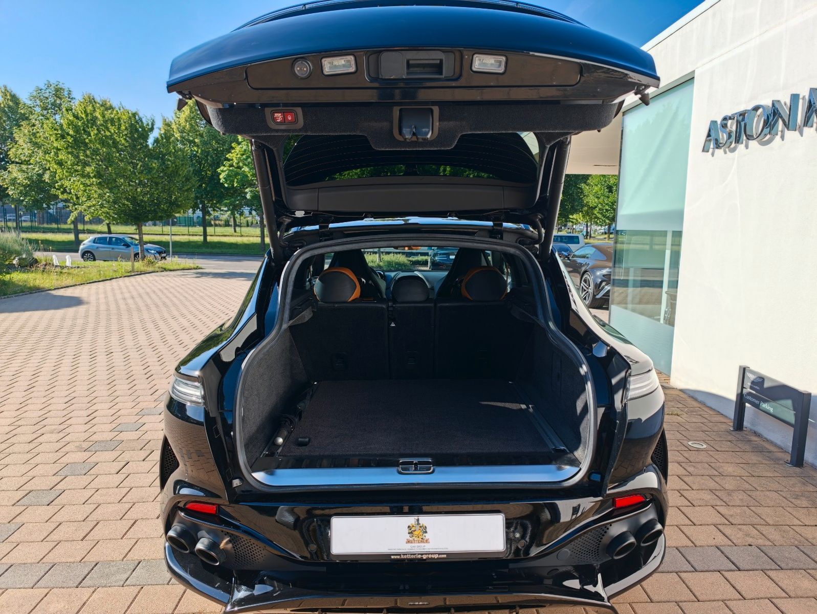 Fahrzeugabbildung Aston Martin DBX 4.0 V8 DBX707