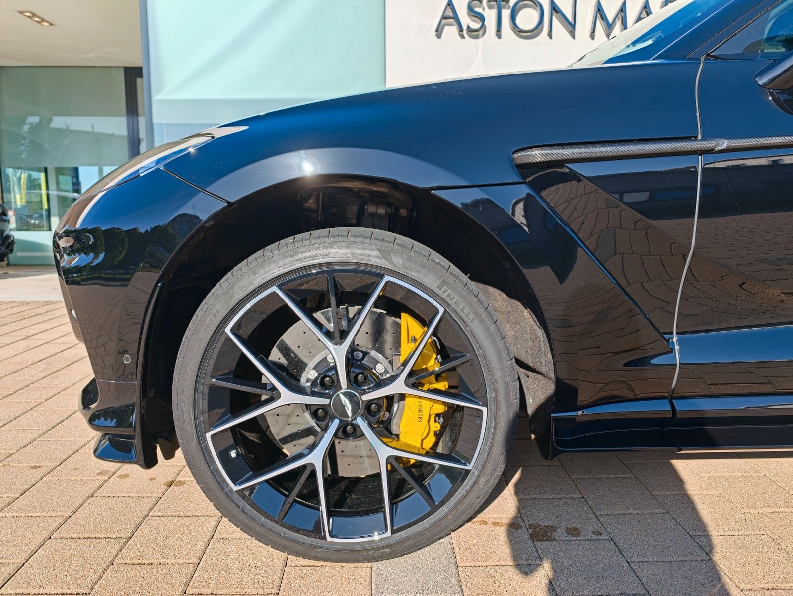 Fahrzeugabbildung Aston Martin DBX 4.0 V8 DBX707