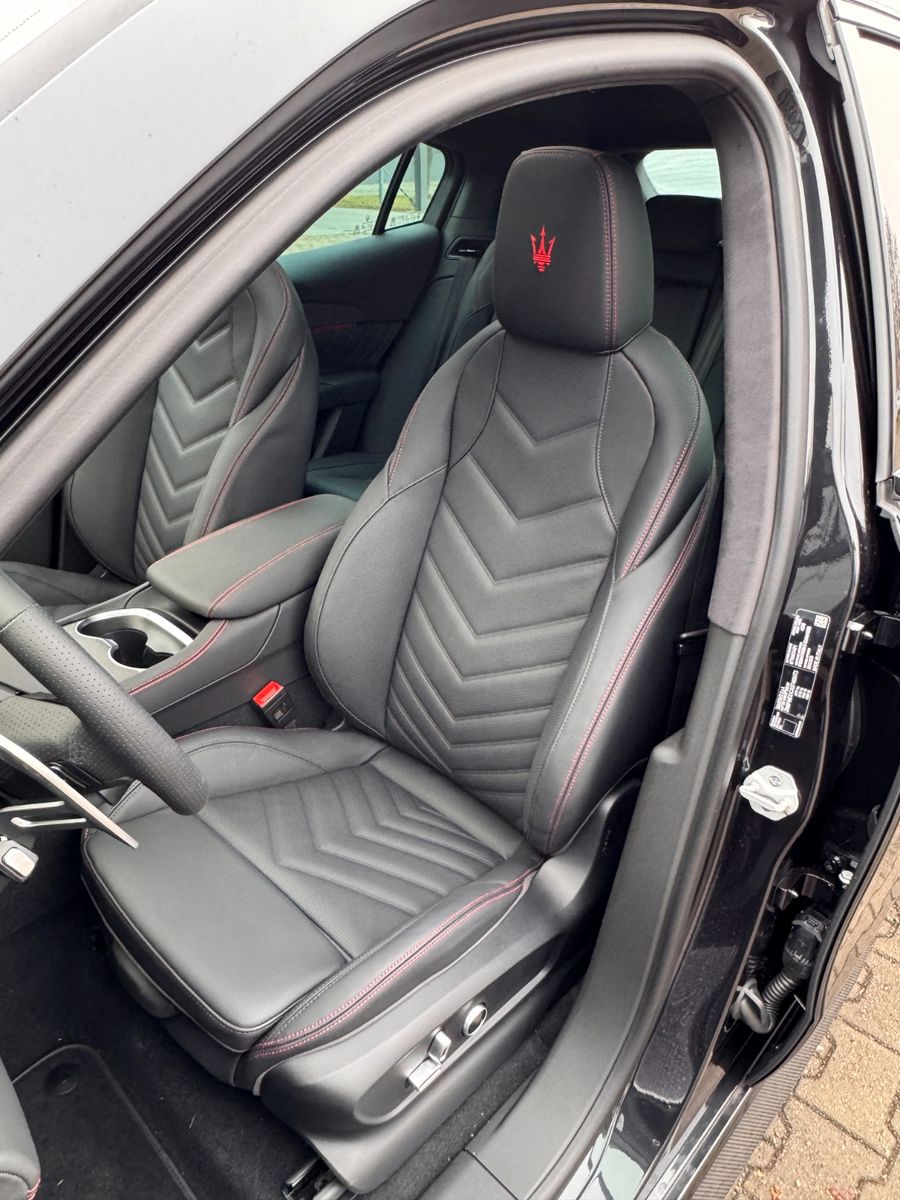 Fahrzeugabbildung Maserati Trofeo/ Klima+Wartungspaket/Sonus/360°