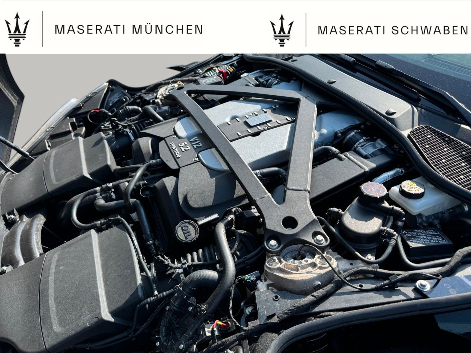 Fahrzeugabbildung Aston Martin DBS ULTIMATE - Limited Edition - 770 PS V12