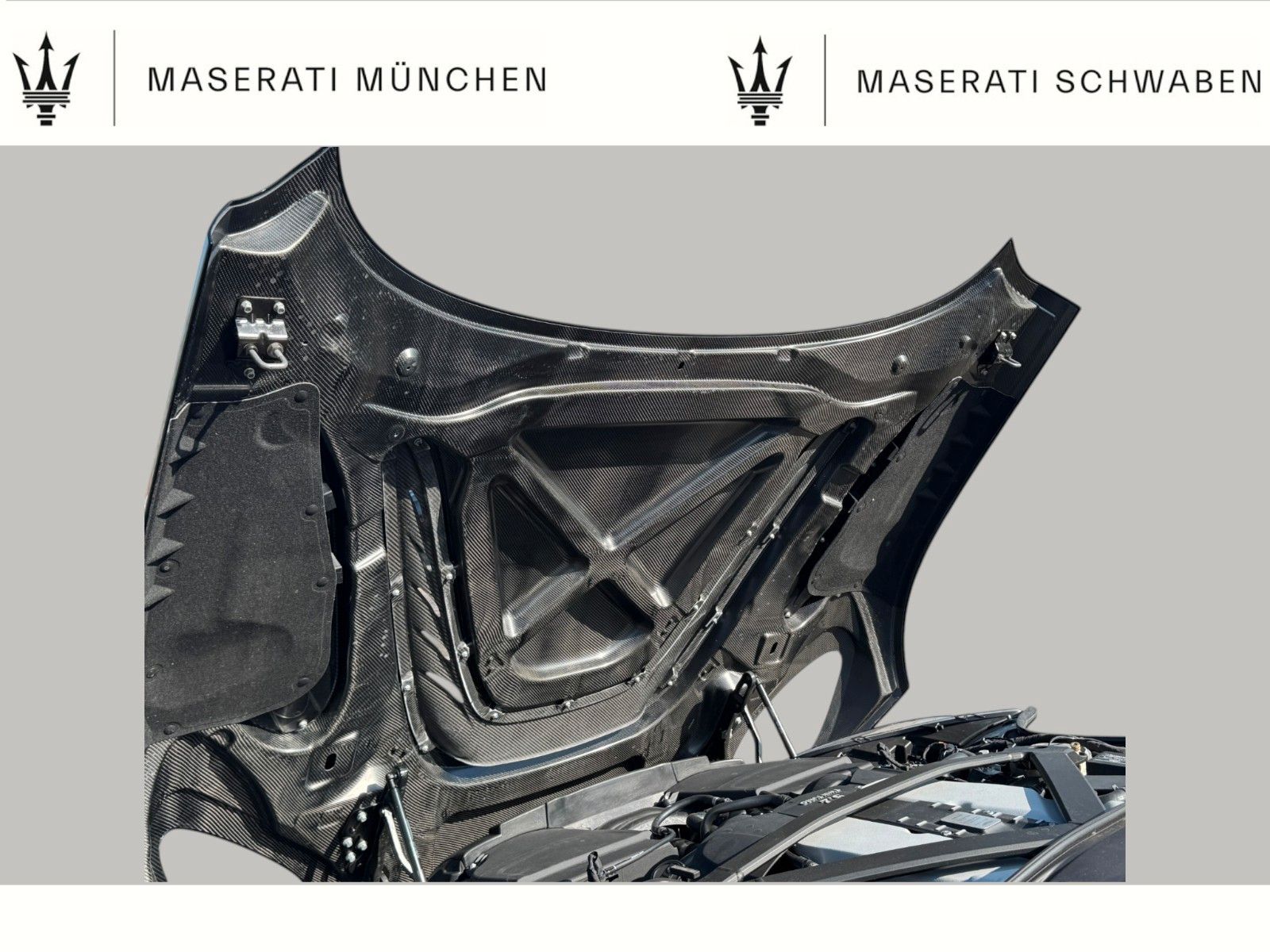 Fahrzeugabbildung Aston Martin DBS ULTIMATE - Limited Edition - 770 PS V12